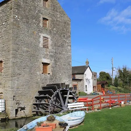 Bective Mill Bed & Breakfast 5*